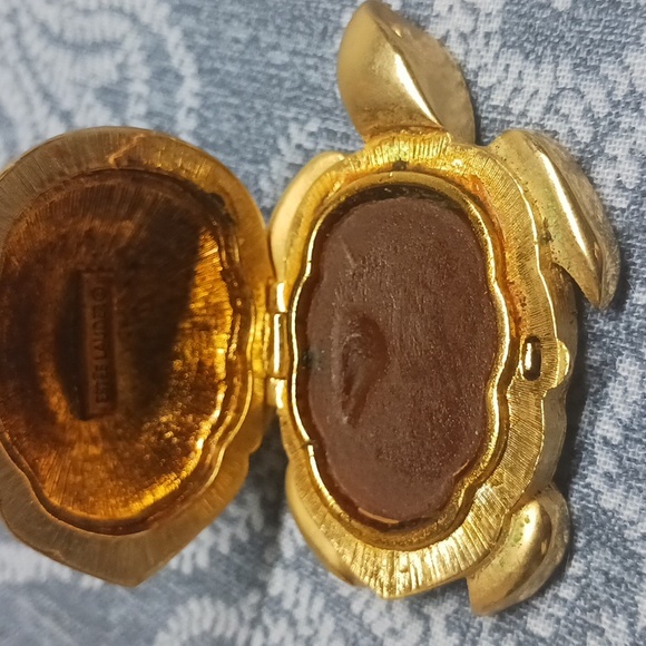 Vintage Estee Lauder Solid Perfume Compact - Picture 3 of 4